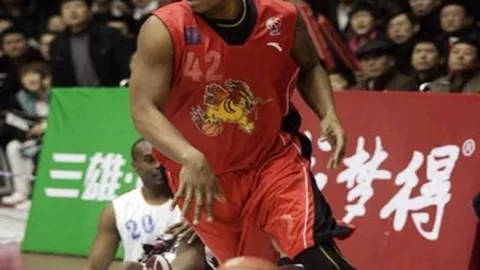 洛杉矶快船狂飙主场，挑战六连胜奇迹之夜！